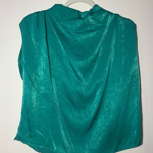 RUCHED SATIN EFFECT TOP GREEN - Picture 7 of 8